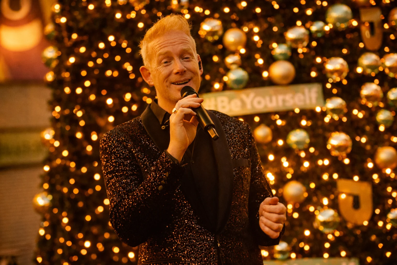 The Christmas Singer als kerstzanger voor events en kerst entertainment